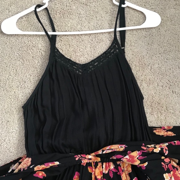 Floral romper! - Picture 4 of 6